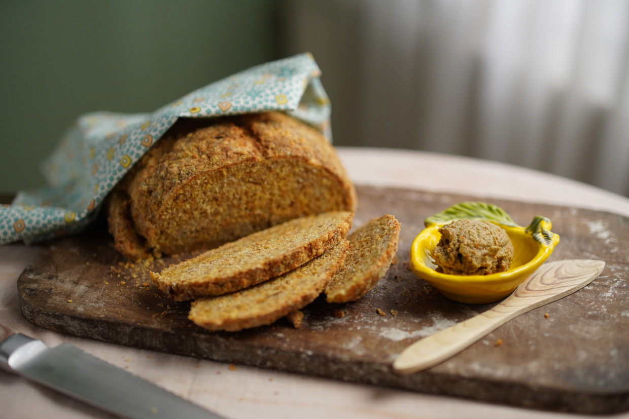 Rachel Khoo's no knead cheese and onion loaf Recipe Food Network UK